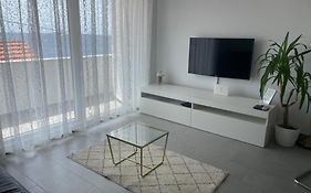 Apartment Sky